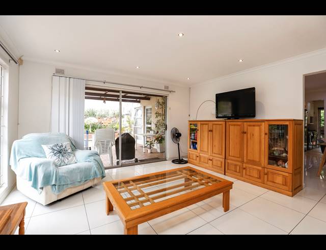 4 BEDROOM HOUSE FOR SALE IN SUNNINGDALE